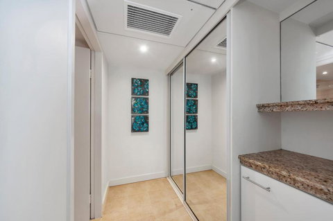 Elysium The Drift - Holiday Find 1