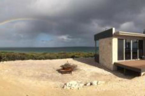 DEstrees Bay Beach House - Holiday Find 1