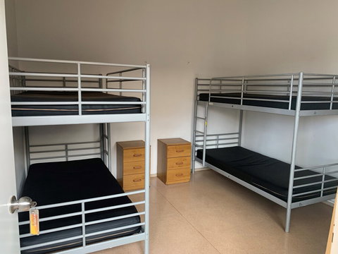 Roey Backpackers & Party Bar - Holiday Find 5