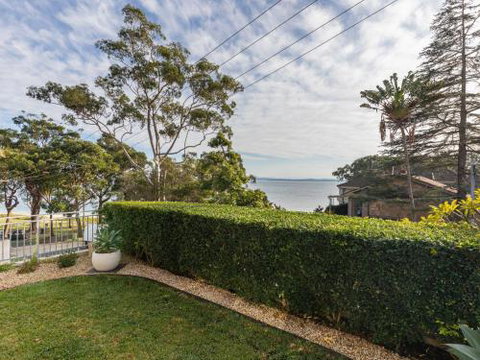 Dutchies Vista 1 / 45 Christmas Bush Ave Ground Floor Duplex With Stunning Water Views - Holiday Find 1