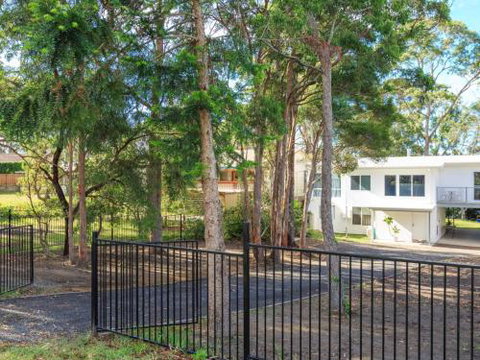 Newtown At The Beach 4pm Check Out Sundays - Holiday Find 3