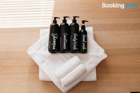 Wentworth Estate 5 Bedroom Luxury Home Sleeps 12 - Holiday Find 1