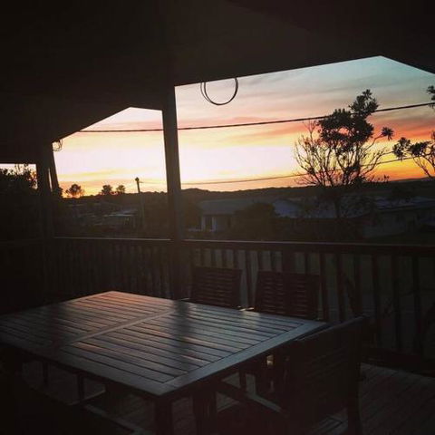 Sunset Deck Beach House Sandy Point - Holiday Find 0