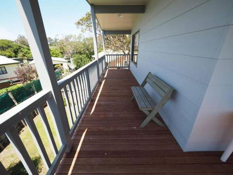 Sunset Deck Beach House Sandy Point - Holiday Find 6