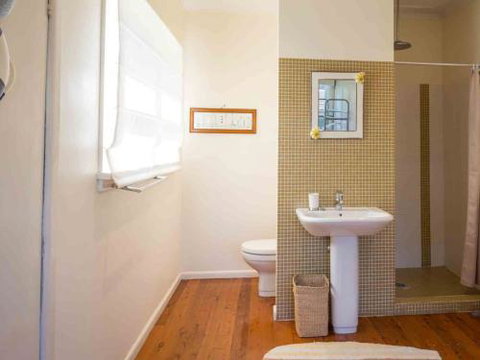 CARMELONE Gerroa 4pm Check Out On Sundays - Holiday Find 1