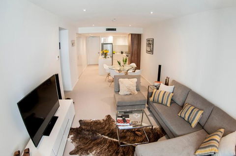 KUI Manhattan Apartments - Holiday Find 4