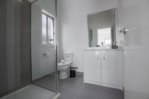 Big Family Fun@ 4 Bedrooms House In Point Cook - Holiday Find 4