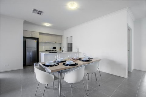 Big Family Fun@ 4 Bedrooms House In Point Cook - Holiday Find 2