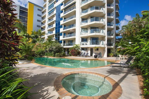 Cairns Oceanview At 181 The Esplanade 34 - Holiday Find 1