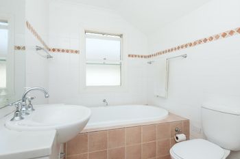SYDNEY FAMILY HOME WITH POOL H344 - Holiday Find 1