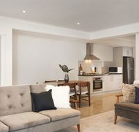 Sleek  Spacious Flat - Holiday Find