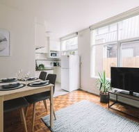 Cosy Melbourne Apartment Close To CBD - Holiday Find