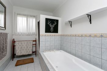 Juggle House - Holiday Find 3