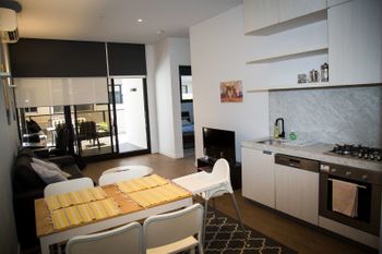 Modern Apartment With Pool & Spa - Holiday Find 6