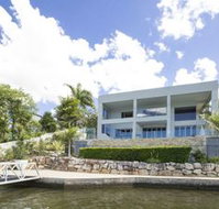 Gold Coast Luxury Waterfront House - Holiday Find