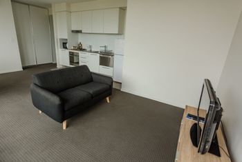 Watt Street 1 BR Apartment W Ocean Views - Holiday Find 5