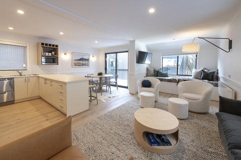 Discobulous 7 - Holiday Find 4