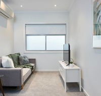 Open  Flowy 1 Bedroom Apartment in Chadstone - Holiday Find