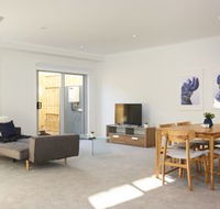 Spacious  Bright 1 Bedroom Apartment - Holiday Find