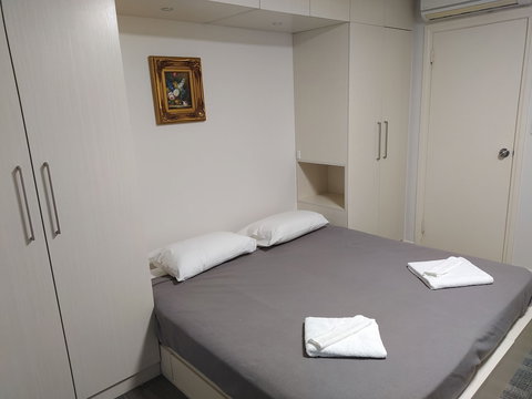 Regency Apartments - Holiday Find 1