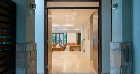 Sea Temple Port Douglas 3 Bedroom Luxury Villa - Holiday Find 5