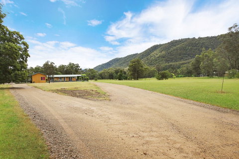 Feathertop Views And Dorm - Holiday Find 0