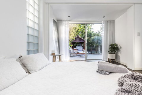 Coogee Luxury Home With Salt Water Pool & Parking - Holiday Find 6