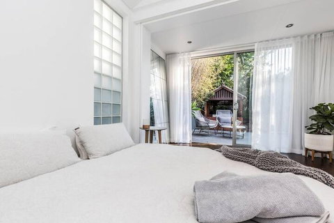 Coogee Luxury Home With Salt Water Pool & Parking - Holiday Find 7