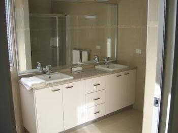 Harbour Views - Holiday Find 1