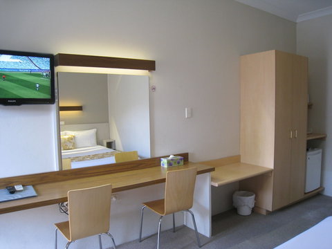 Country Lodge Motor Inn - Holiday Find 3