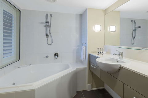 Oaks Hervey Bay Resort And Spa - Holiday Find 2