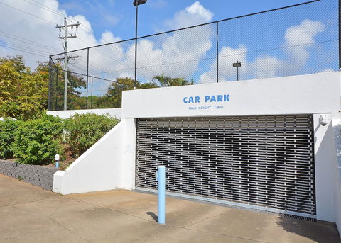 Riviera Resort - Holiday Find 0