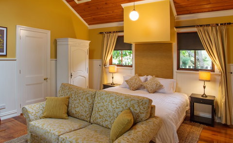 Oak Tree Lodge - Holiday Find 4