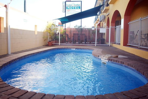 Cedar Lodge Motel Townsville - Holiday Find 3