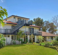 Martin Fields Beach Retreat - Holiday Find