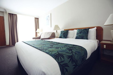 Cascades Motor Inn - Holiday Find 6