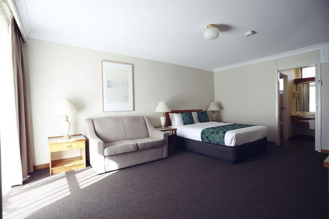 Cascades Motor Inn - Holiday Find 5