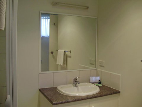 Redwood Manor Motel Apartments - Holiday Find 6