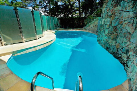 Little Cove Court - Holiday Find 4