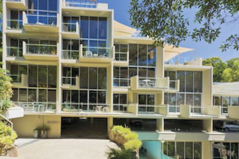 Little Cove Court - Holiday Find 0
