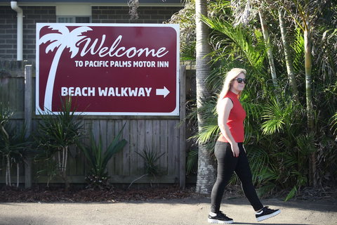 Pacific Palms Motor Inn - Holiday Find 1