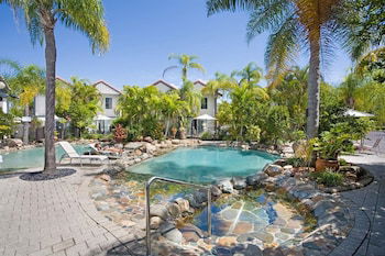 Skippers Cove Waterfront Resort - Holiday Find 6