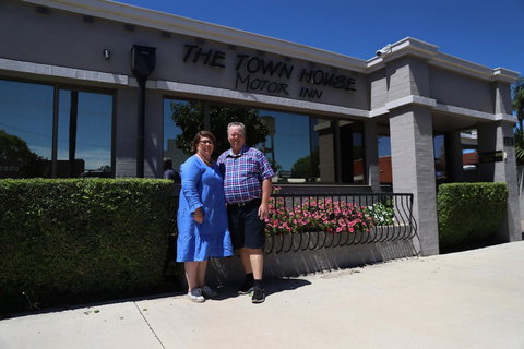 The Town House Motor Inn - Holiday Find 6