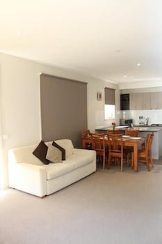 Central Shepparton Apartments - Holiday Find 0