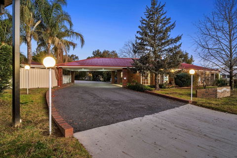 Econo Lodge Border Gateway Wodonga - Holiday Find 1