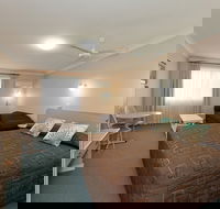 Abraham Lincoln Motel - Holiday Find