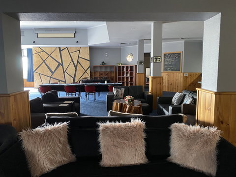 The Menai Hotel Motel - Holiday Find 2