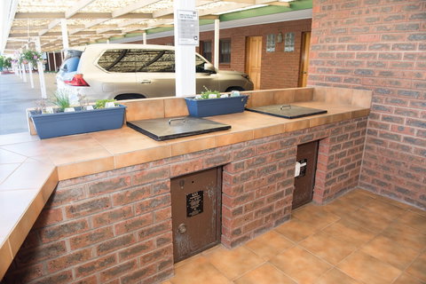 Elm Court Motel - Holiday Find 3