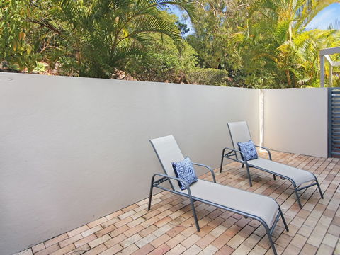 Aqua Promenade Beachfront Apartments - Holiday Find 0