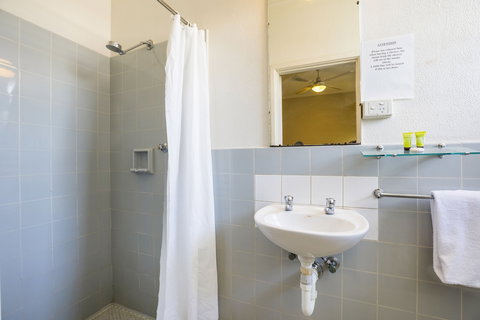 Esplanade Hotel - Holiday Find 3